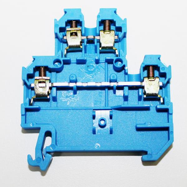 conector de paso doble 4mm para riel DIN TS32 / TS35 color azul